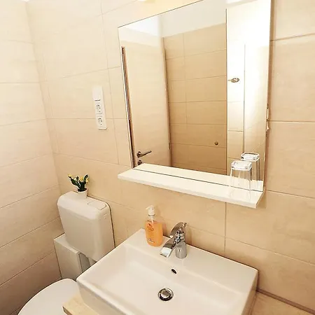 アパート Center *