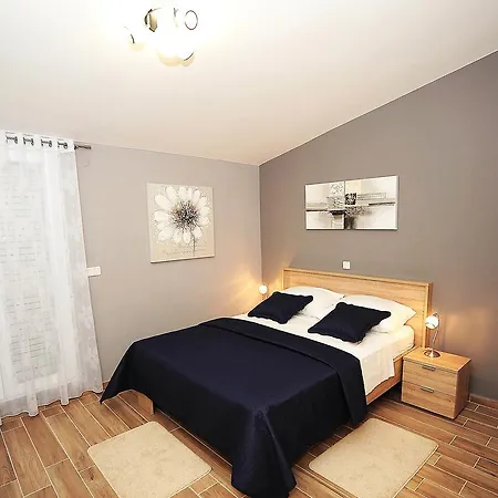 Center アパート *