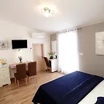 Center * ザダル